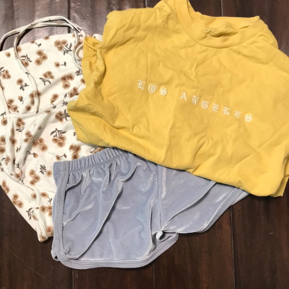 Brandy Melville Summer Bundle - Picture 1 of 6